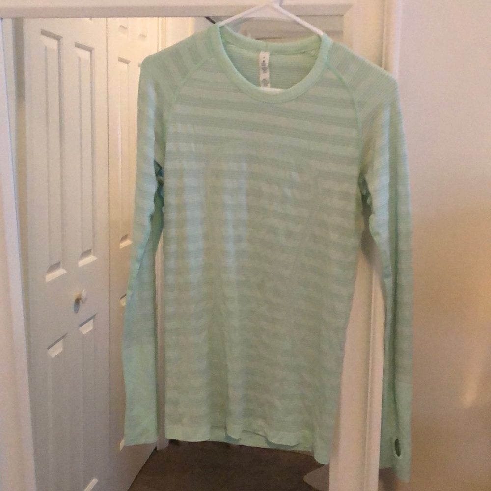 Lululemon Athletic top
